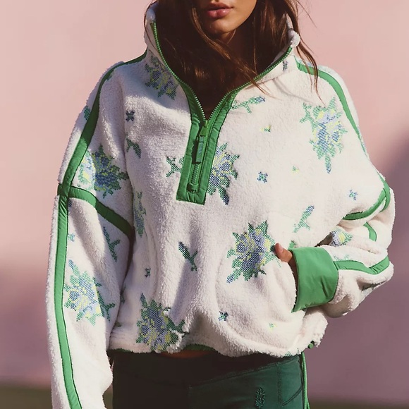 FP MOVEMENT Mountain High Embroidered Half Zip Fleece Size S